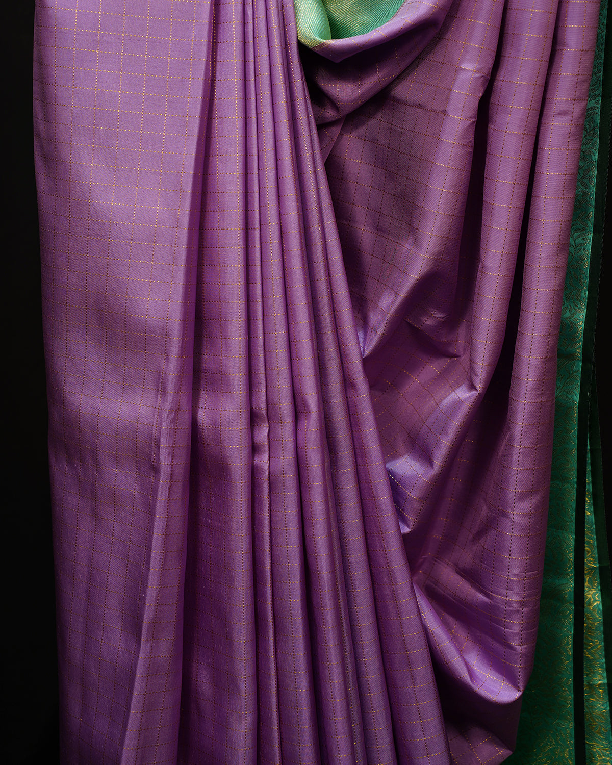 Graceful Lilac Kanjivaram Silk Saree Graceful Lilac Kanjivaram Silk Saree