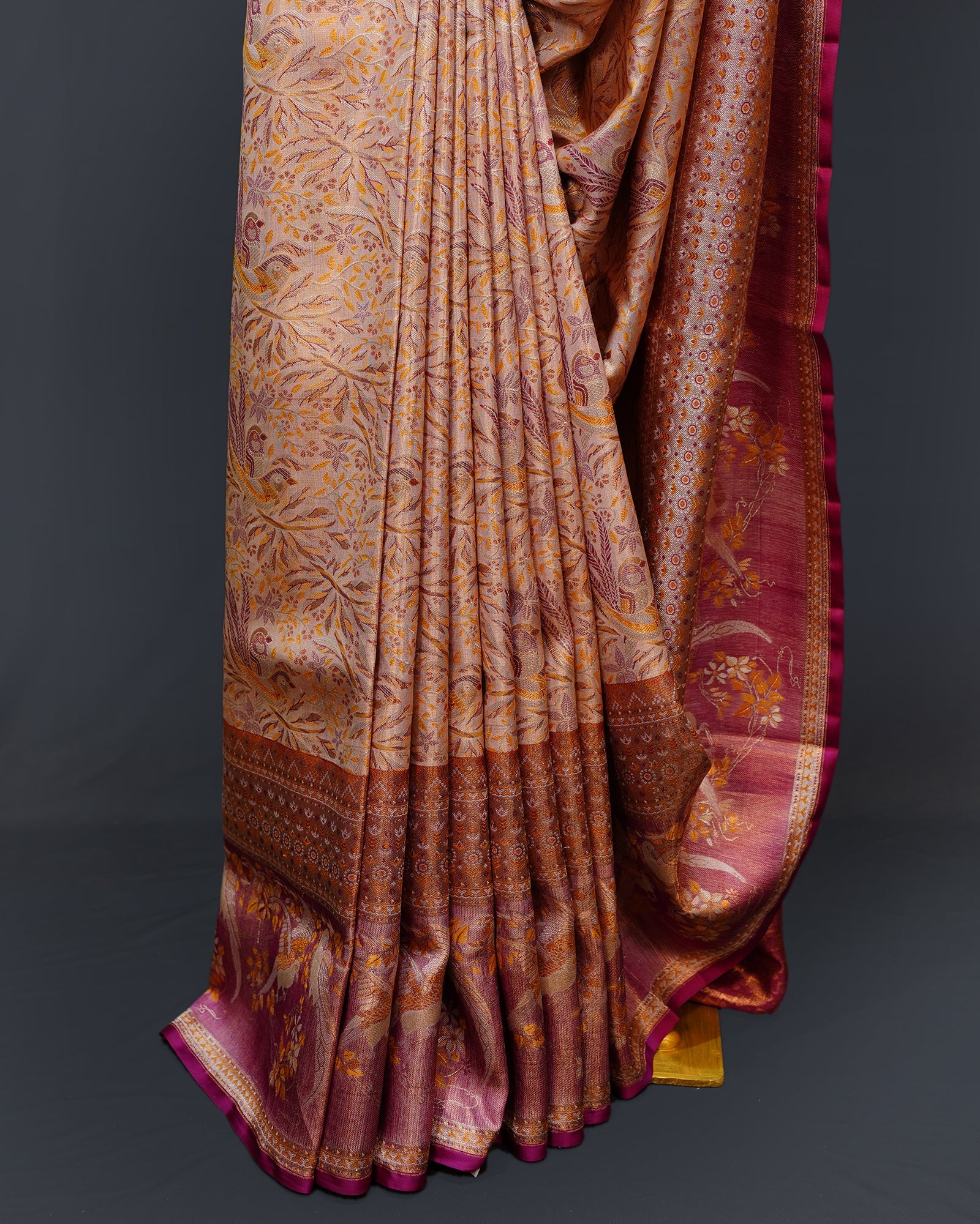 Graceful Brown Tissue Kanjivaram Saree Graceful Brown Tissue Kanjivaram Saree