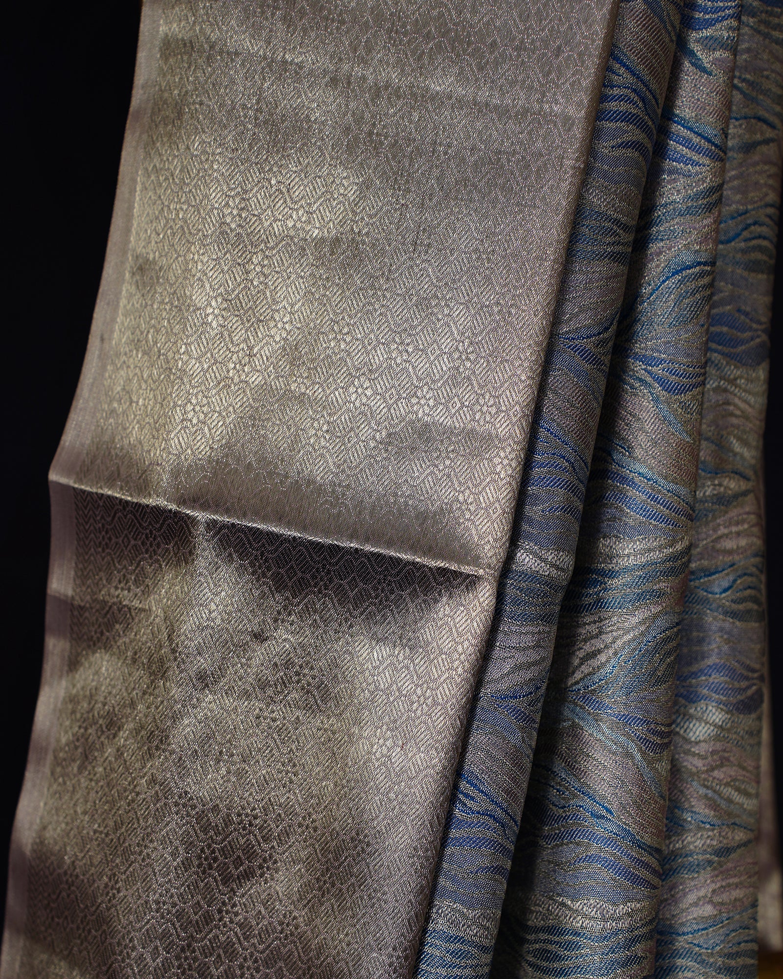 Graceful Blue Tissue Kanjivaram Saree with Golden Elegance Graceful Blue Tissue Kanjivaram Saree with Golden Elegance