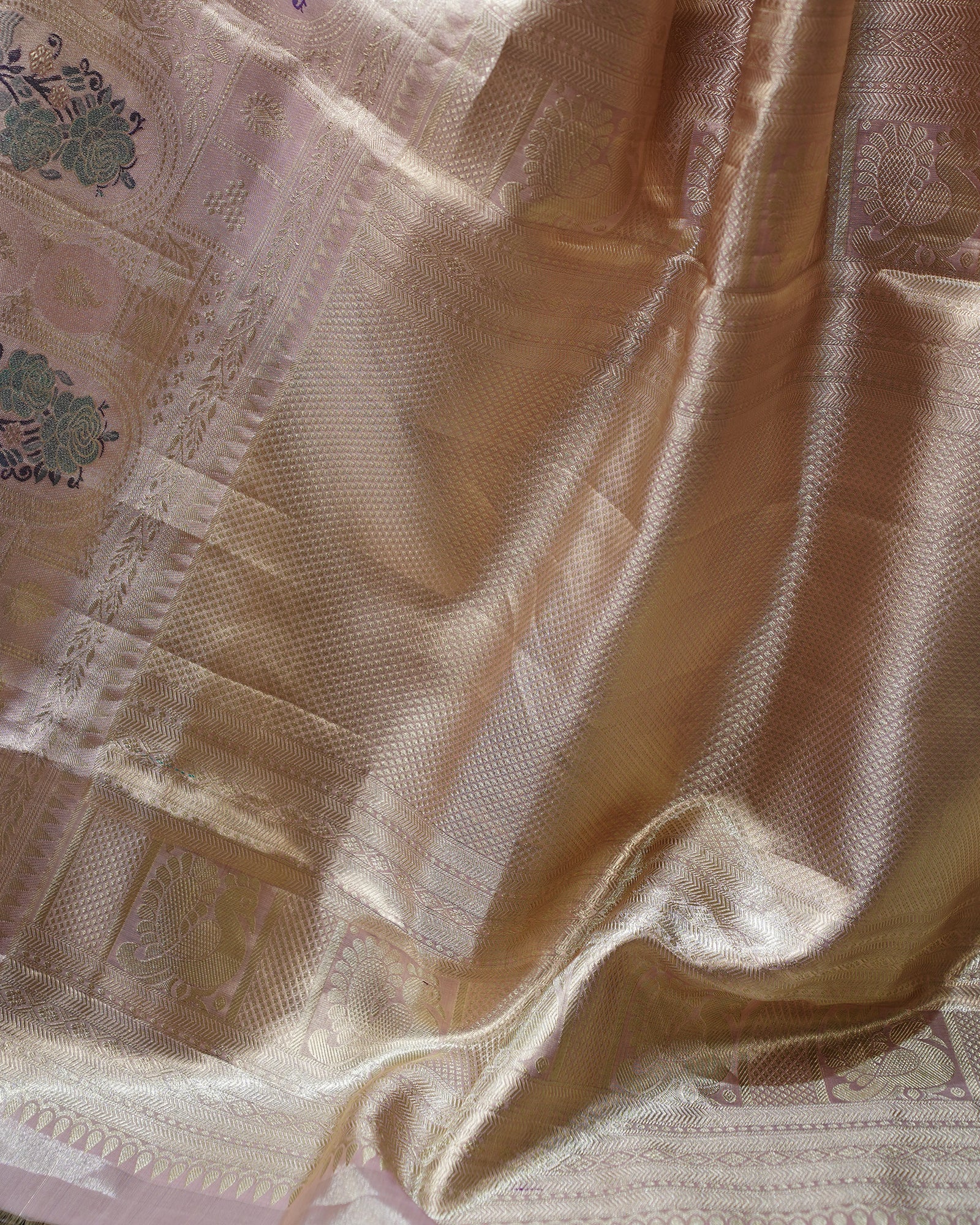 Regal Copper gold Kanjivaram Silk Saree with Meenakari Elegance Regal Copper gold Kanjivaram Silk Saree with Meenakari Elegance