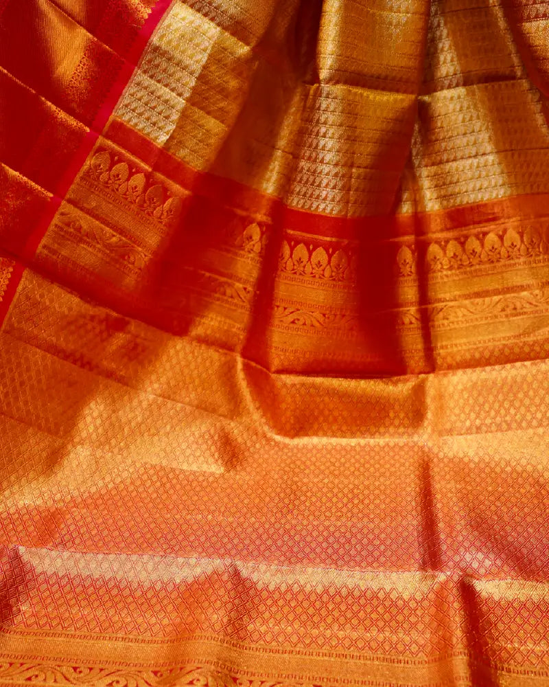 Regal Gold Radiance – Bridal Tissue Kanjivaram Elegance