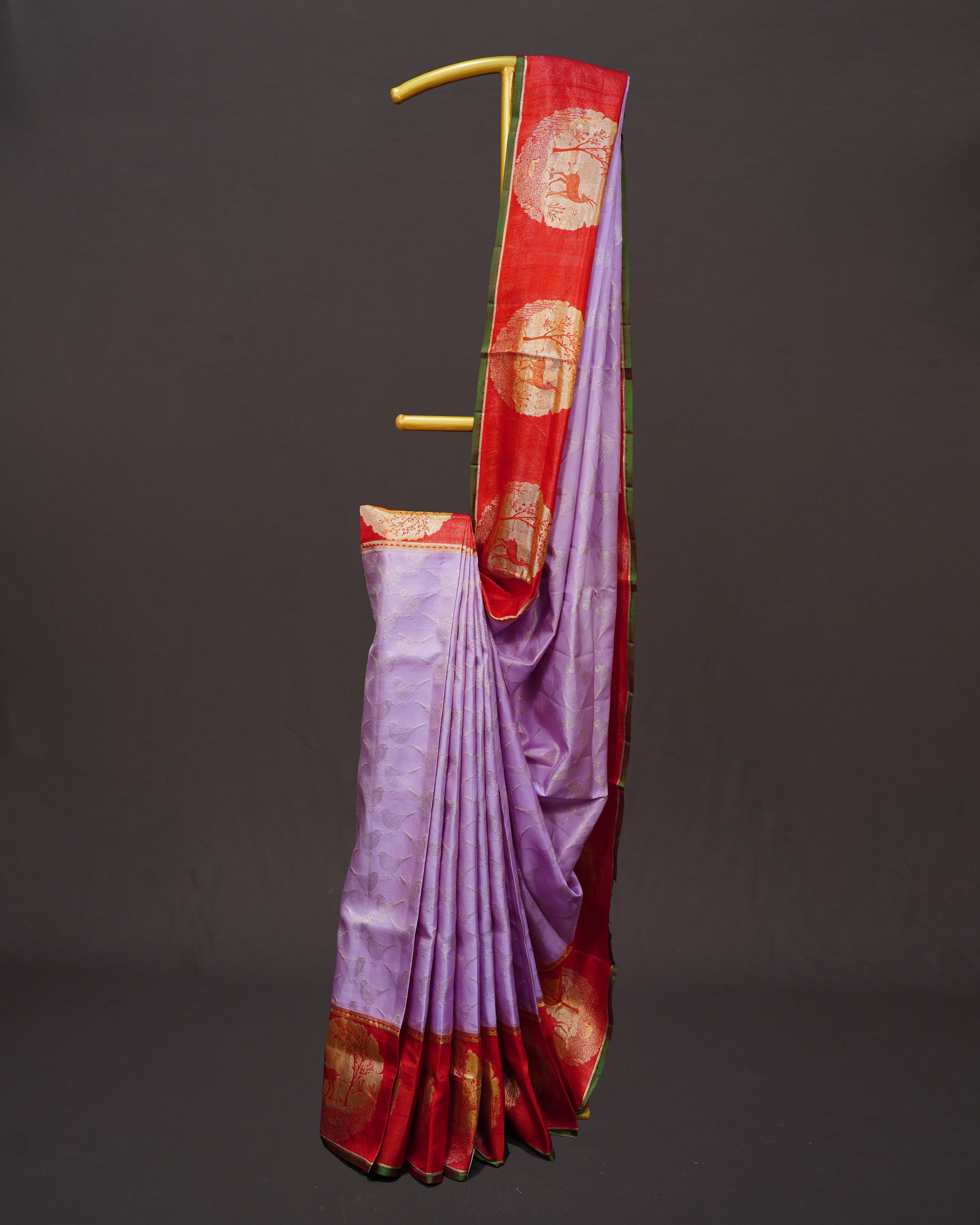 Lalic Grace – Enchanting Bird & Animal Motif Kanjivaram Elegance