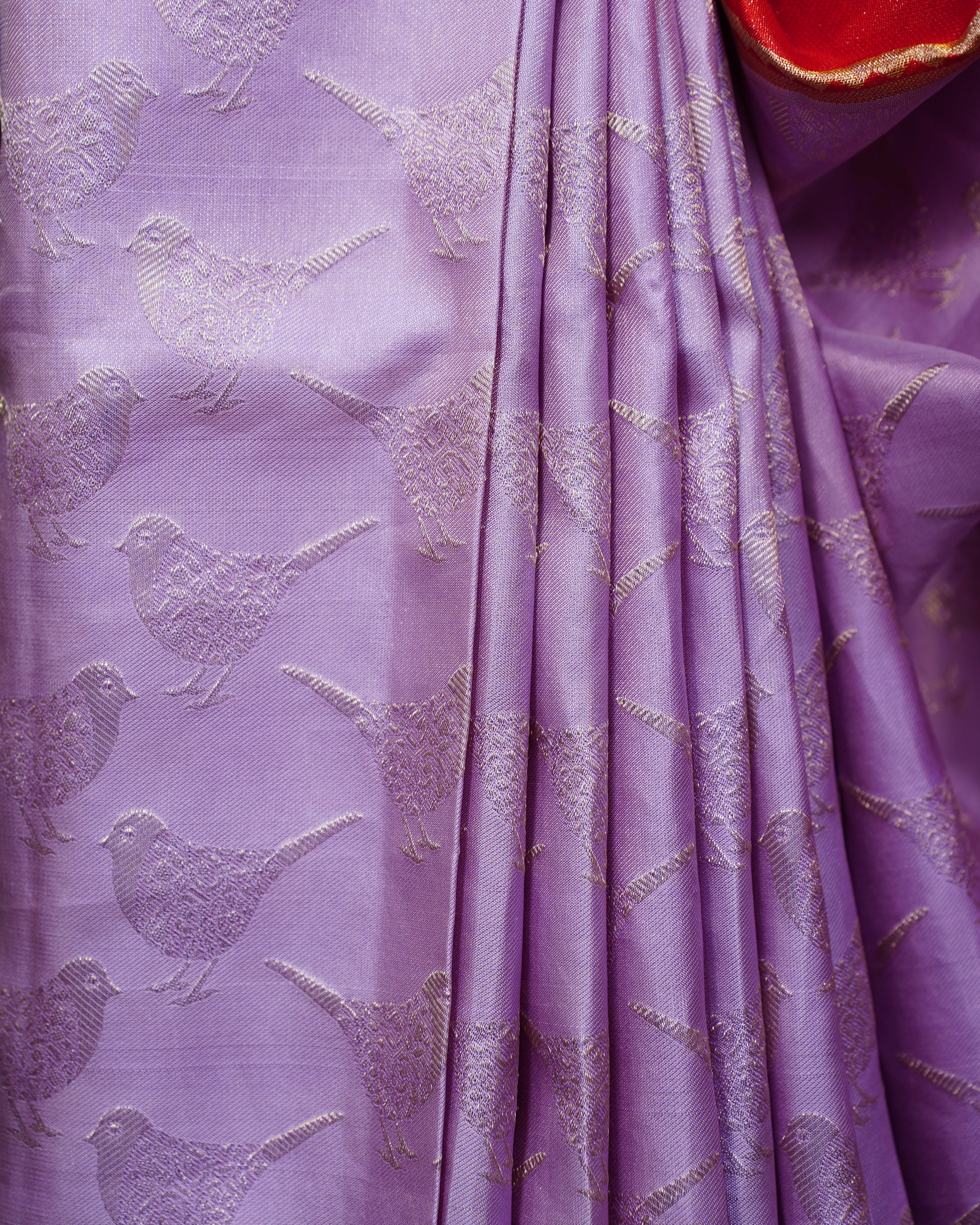 Lalic Grace – Enchanting Bird & Animal Motif Kanjivaram Elegance