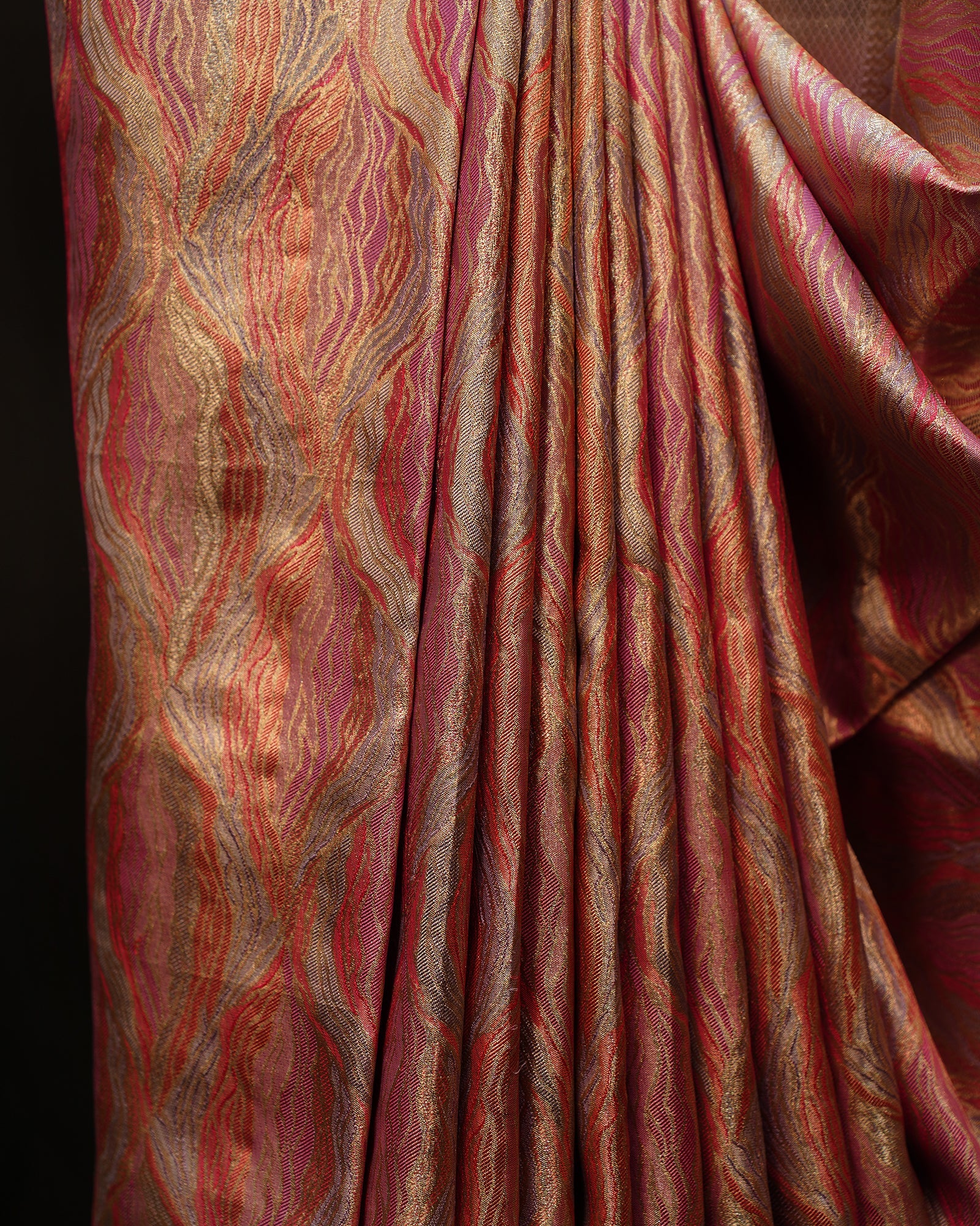 Elegant Red Kanjivaram Silk Saree with Geometrical Charm