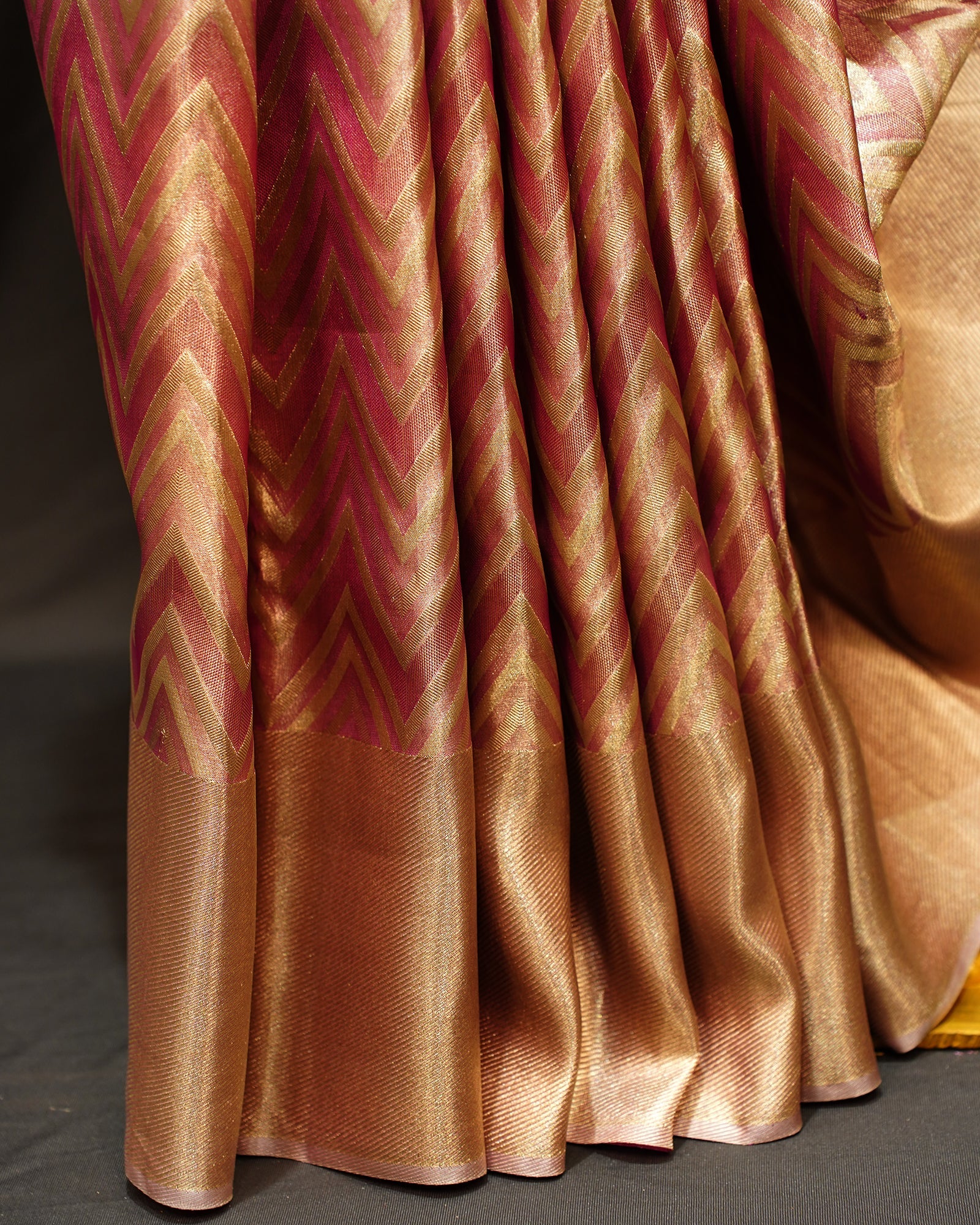 Elegant Pink Tissue Kanjivaram Silk Saree with Leheriya Weaving