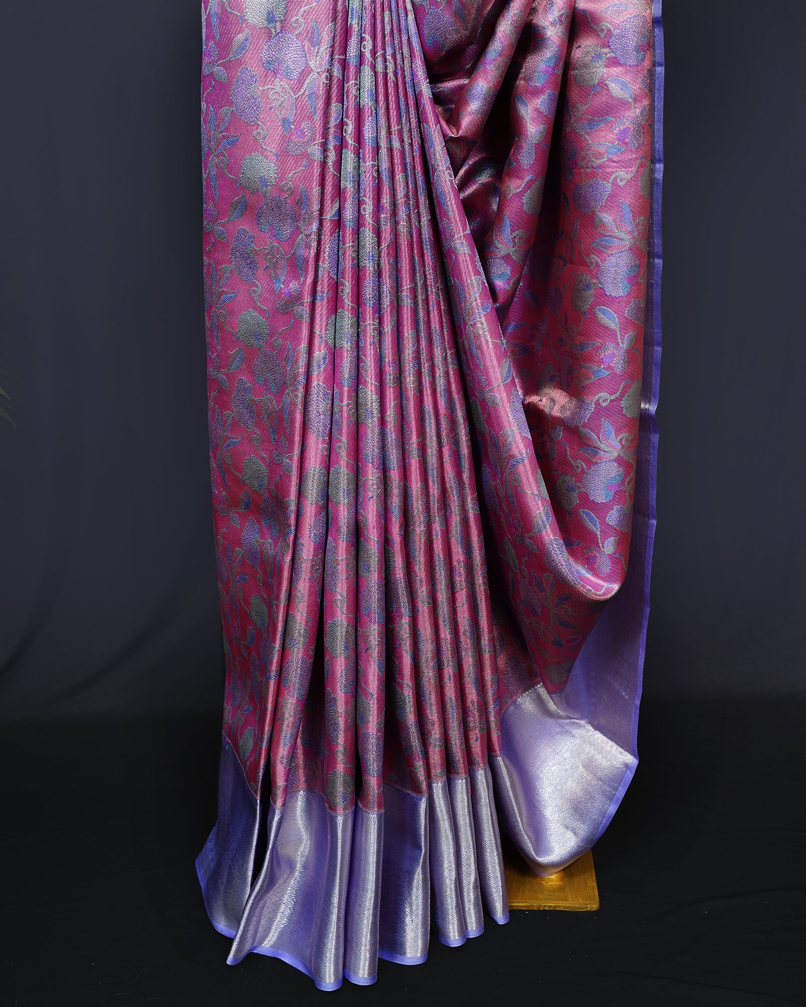 Graceful Pink Kanjivaram Silk Saree with Contrast Blue Elegance