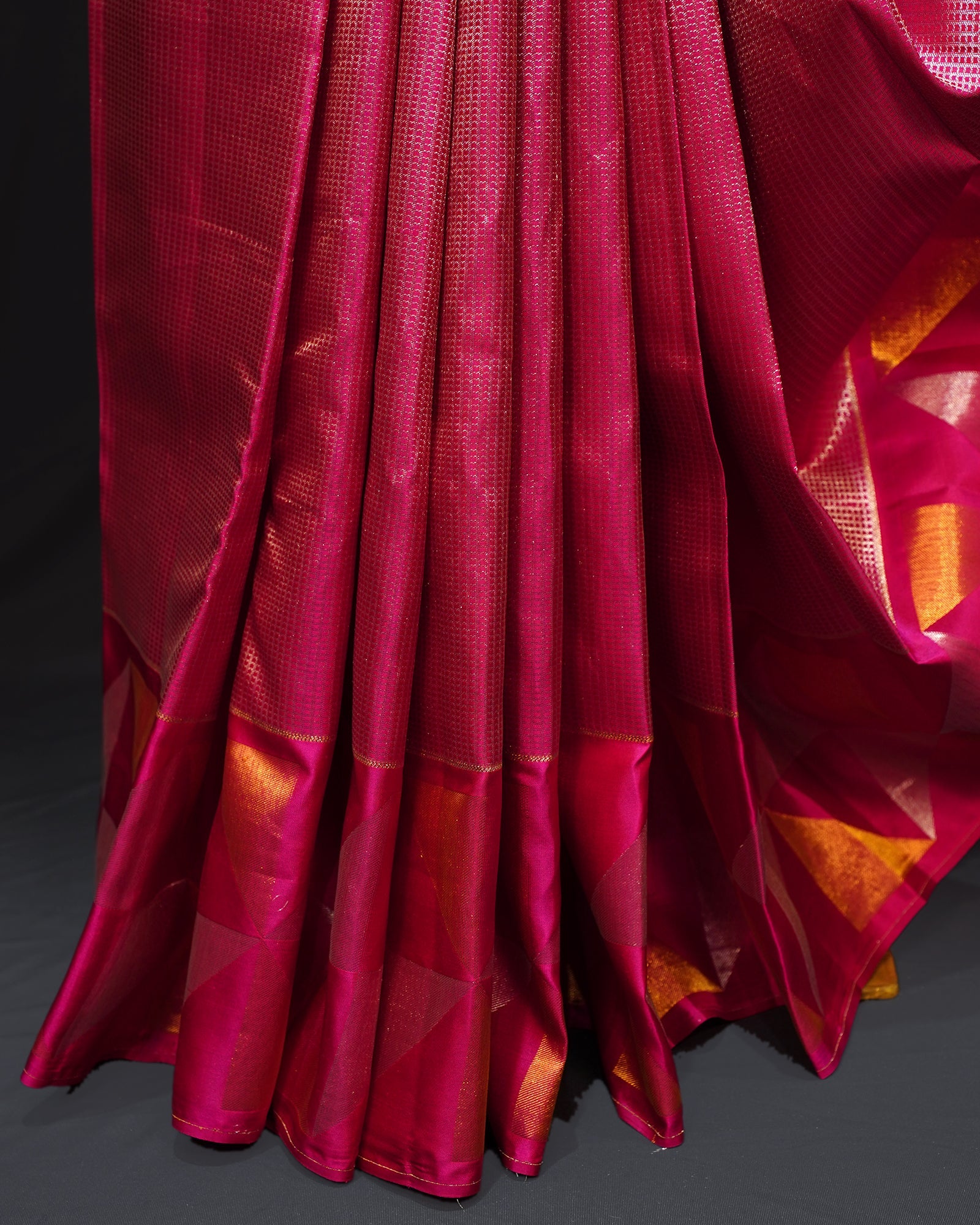 Majestic Magenta Pink Kanjivaram Silk Saree with Brocade Elegance