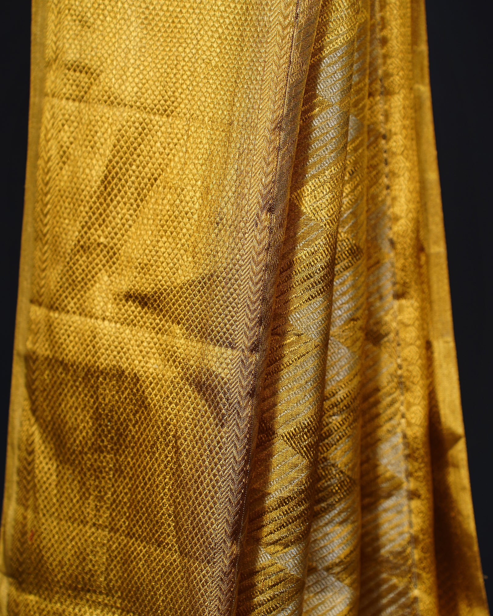 Classic Gold Tissue Kanjivaram Silk Saree with Geometrical Brocade Weaving